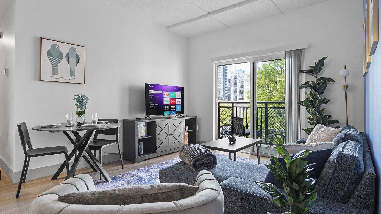 Photo of Livingroom in Charlotte Center City