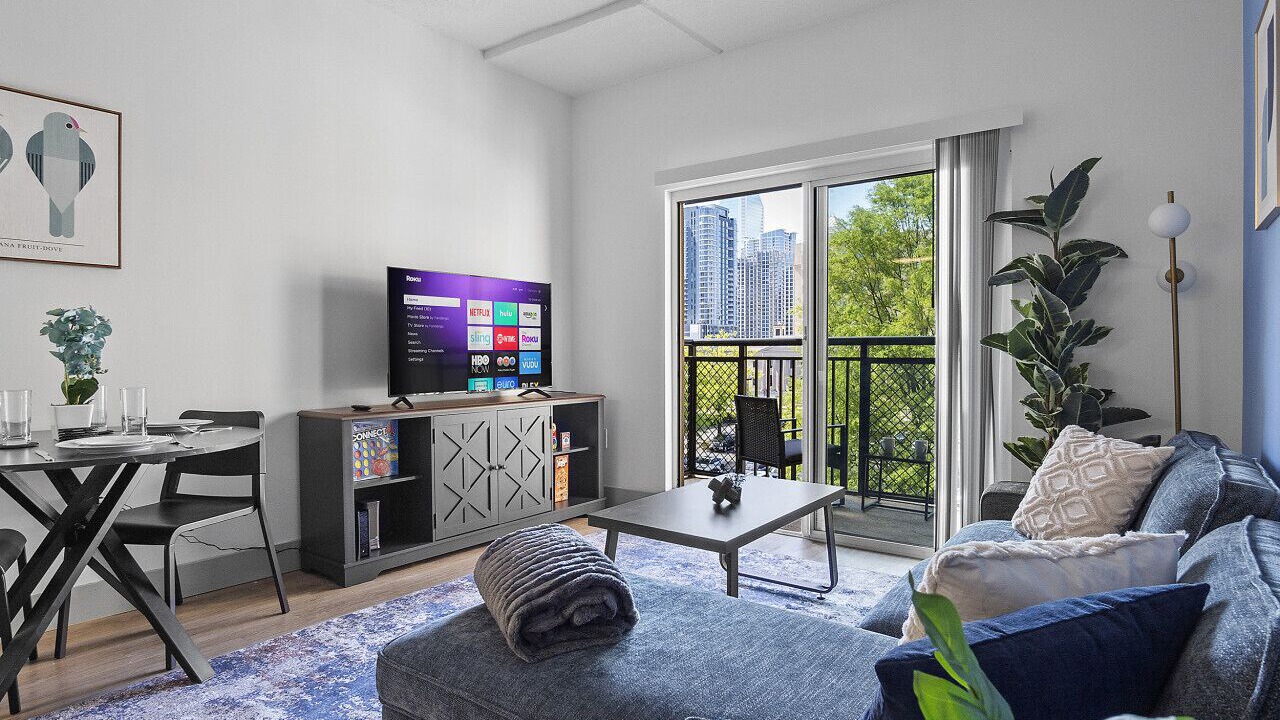 Photo of Livingroom in Charlotte Center City