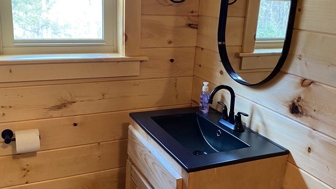 Photo of Bathroom in Thurmond