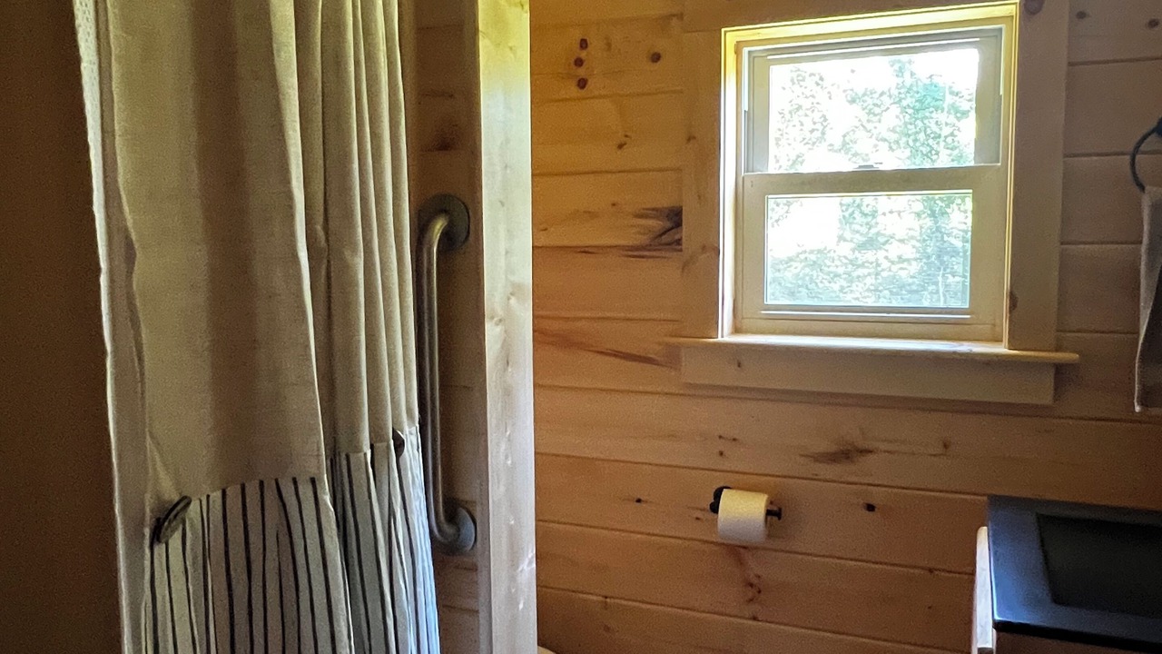Photo of Bathroom in Thurmond