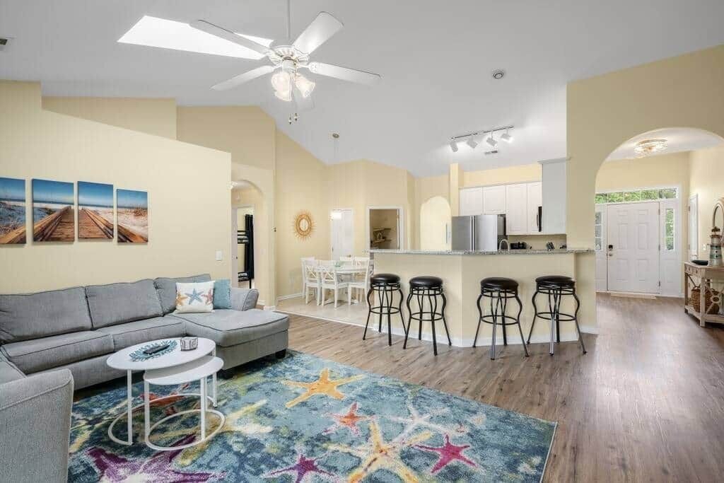 Photo of Livingroom in Caswell Beach
