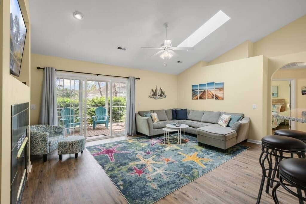 Photo of Livingroom in Caswell Beach