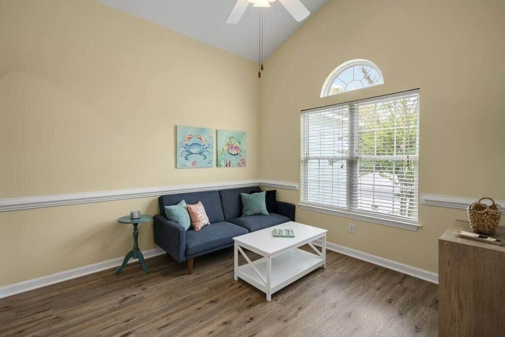 Photo of Livingroom in Caswell Beach