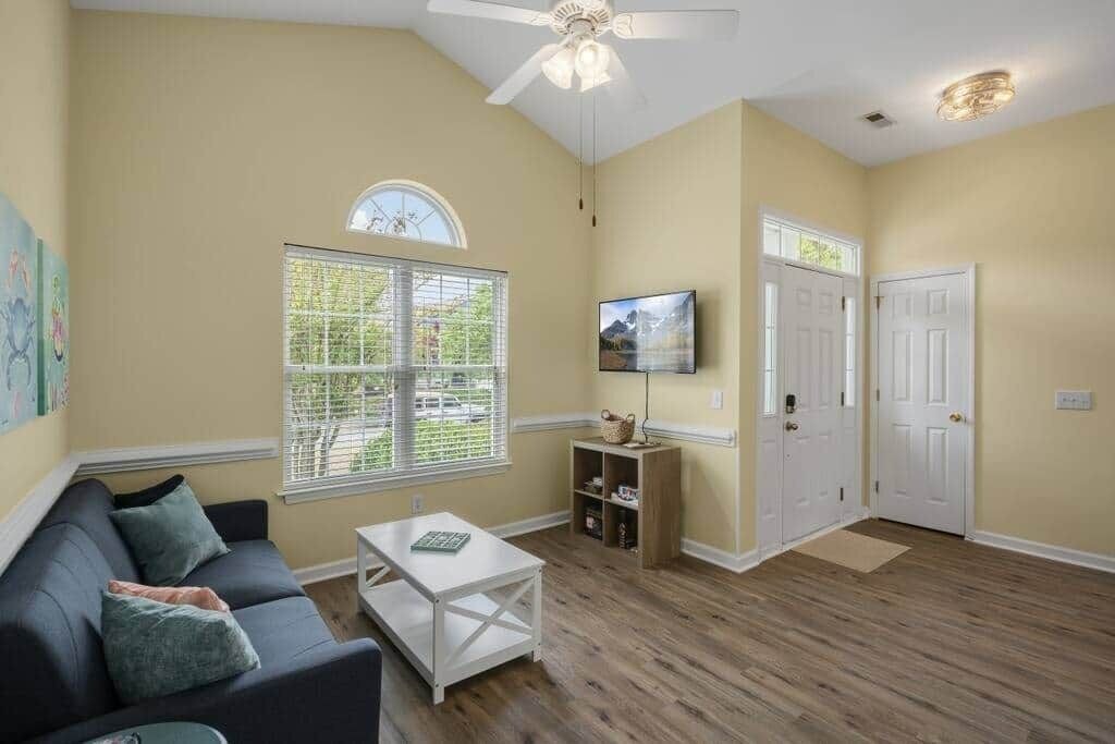 Photo of Livingroom in Caswell Beach