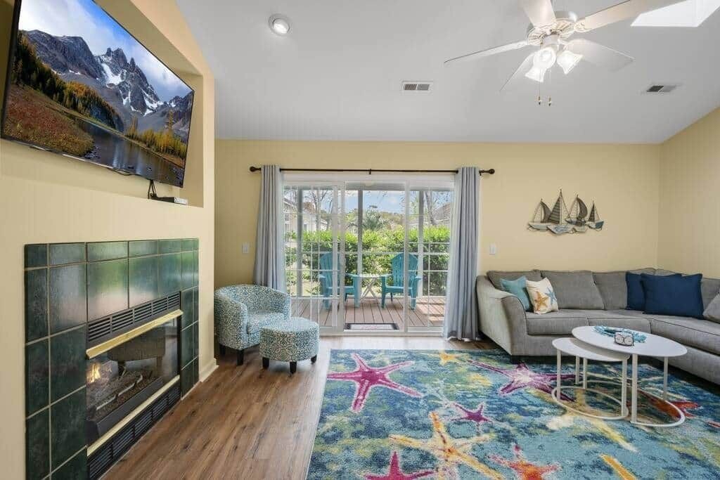 Photo of Livingroom in Caswell Beach