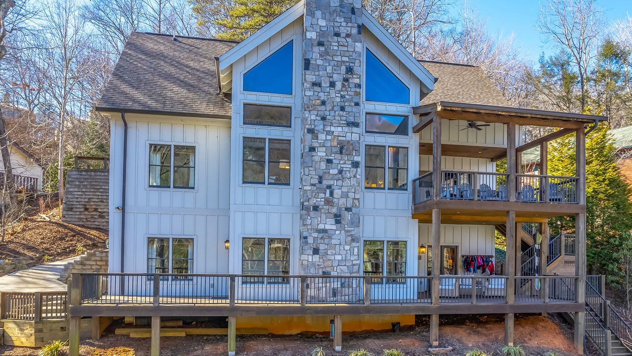 Photo of Bedroom in Lake Lure