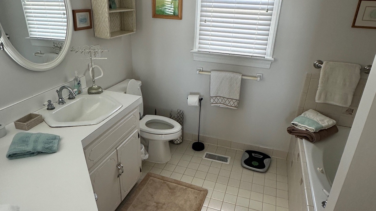 Photo of Bathroom in Carteret County