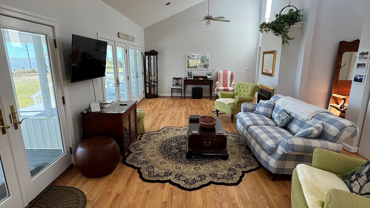 Photo of Livingroom in Carteret County