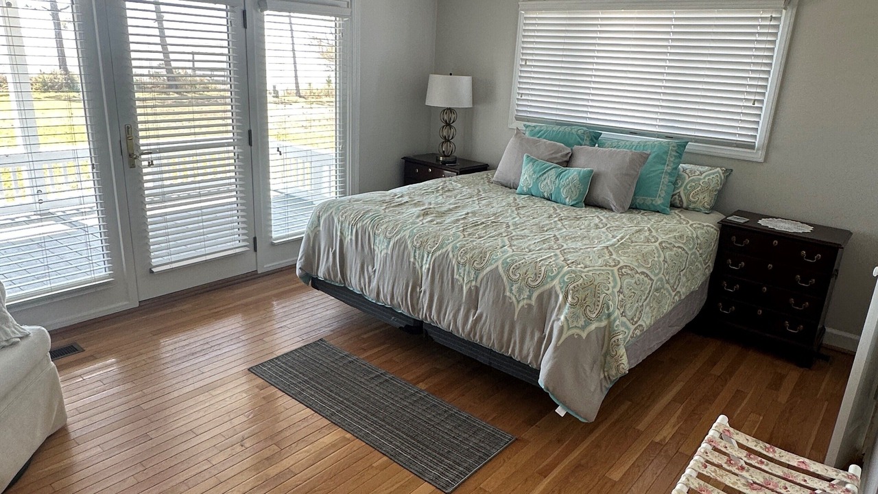 Photo of Bedroom in Carteret County