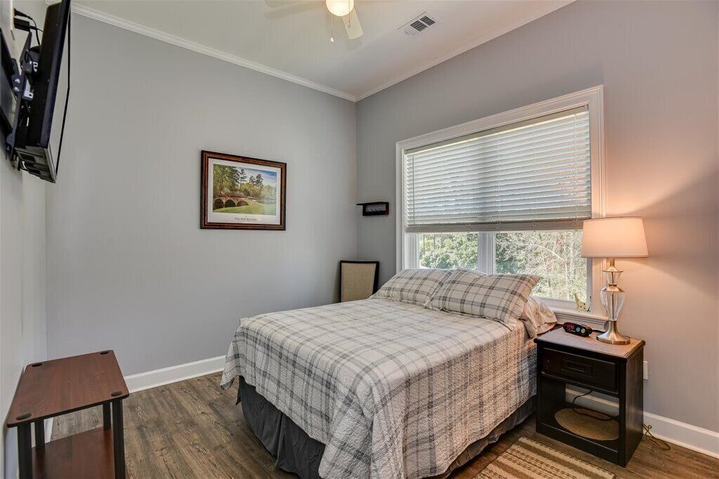 Photo of Bedroom in Summerville