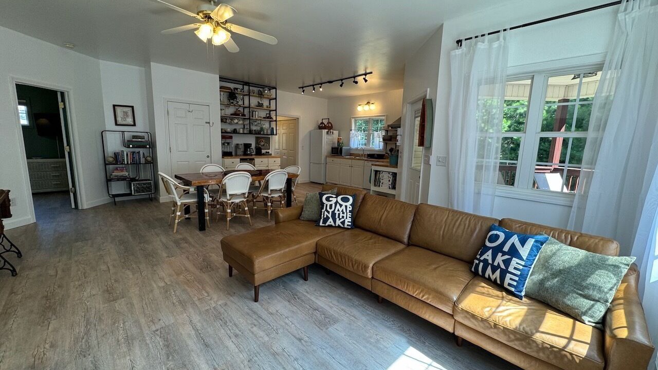 Photo of Livingroom in Albemarle