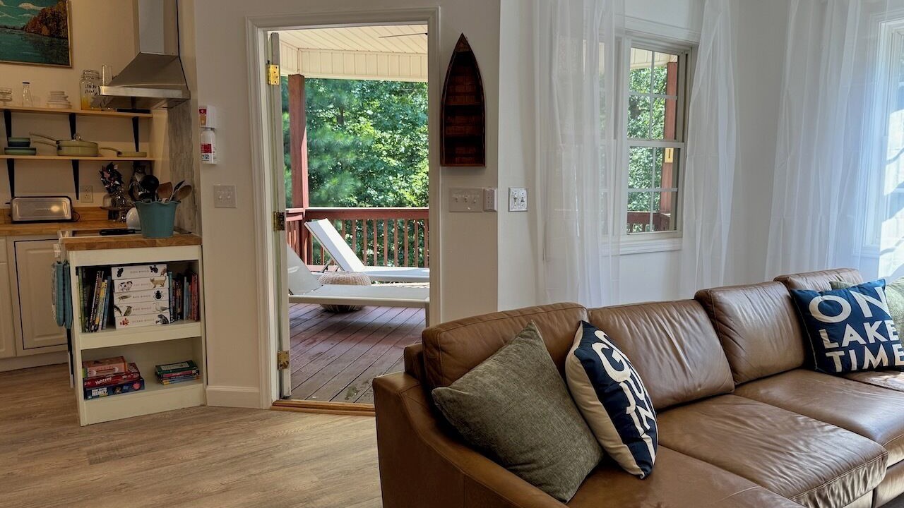 Photo of Livingroom in Albemarle