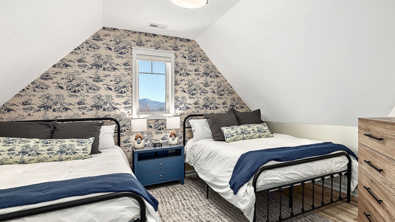 Photo of Bedroom in Swannanoa
