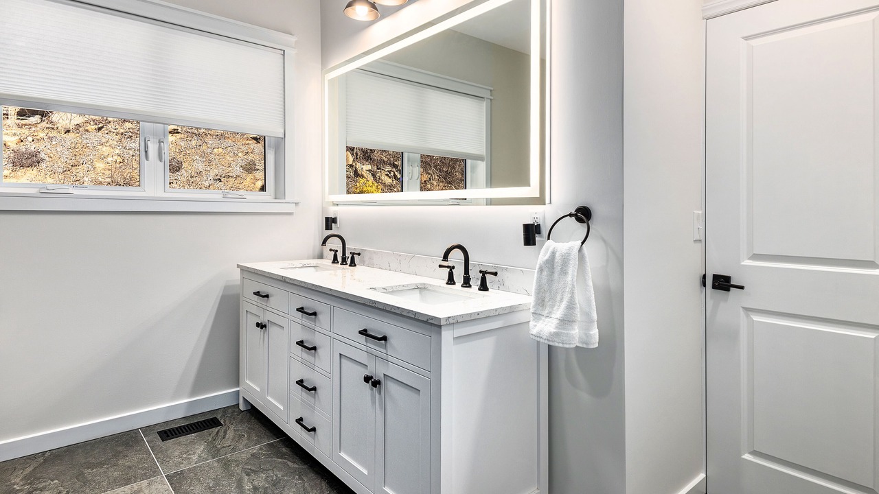 Photo of Bathroom in Swannanoa