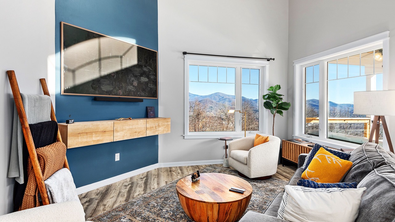 Photo of Livingroom in Swannanoa