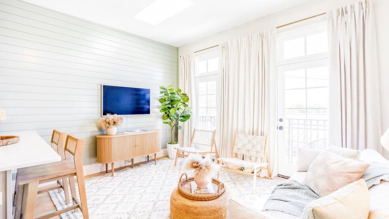 Photo of Livingroom in Wilmington Historic District