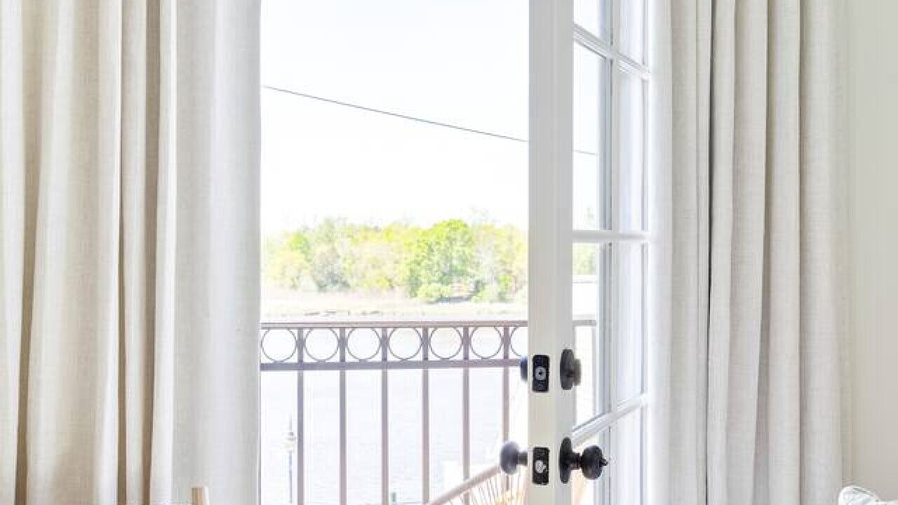 Photo of Livingroom in Wilmington Historic District