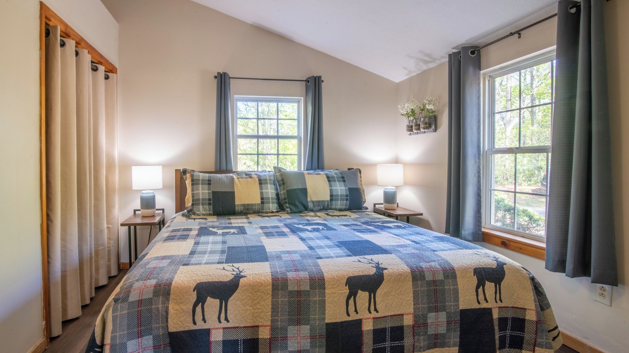 Photo of Bedroom in Sylva