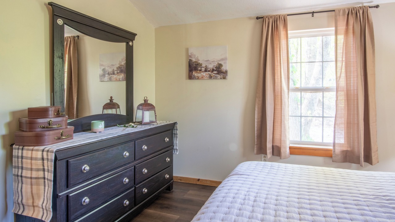Photo of Bedroom in Sylva