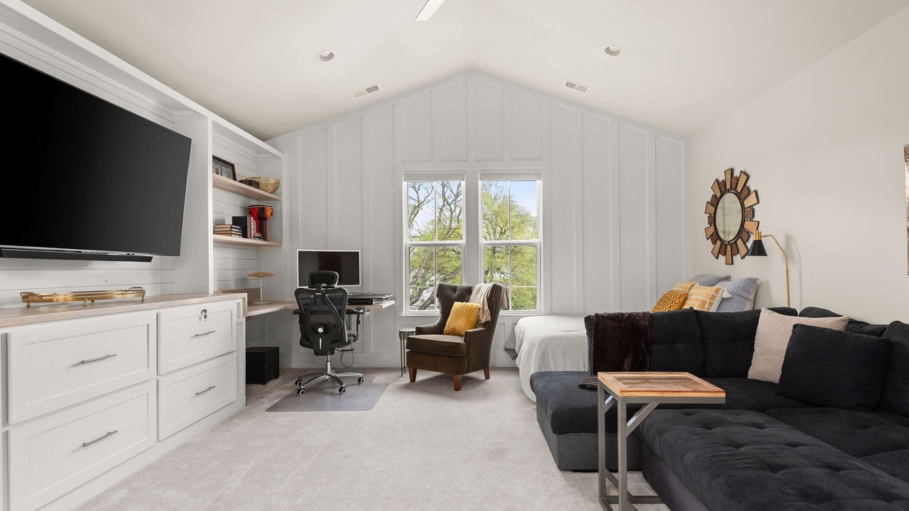 Photo of Livingroom in Sylvan Heights