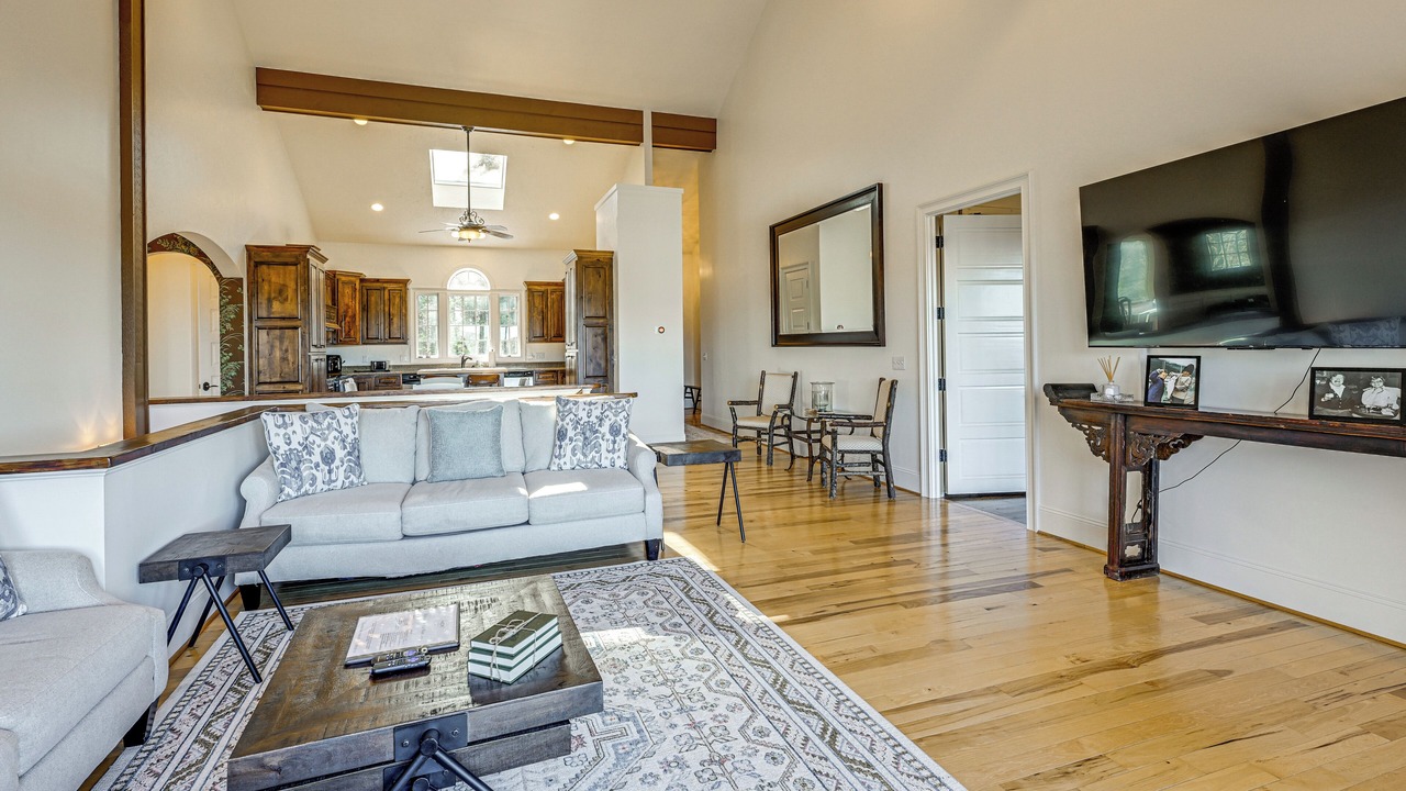 Photo of Livingroom in Cullowhee