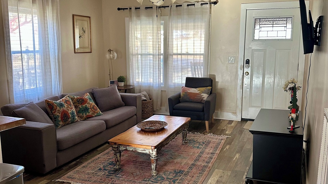Photo of Livingroom in McCain