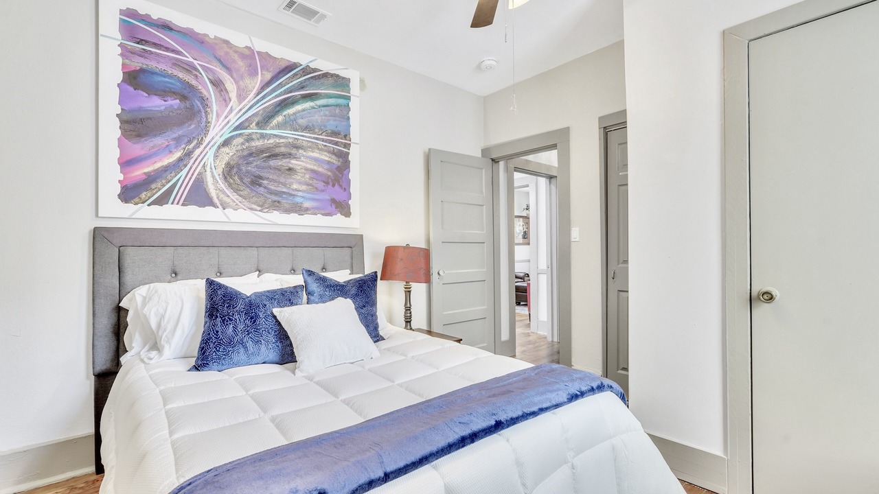 Photo of Bedroom in Midtown