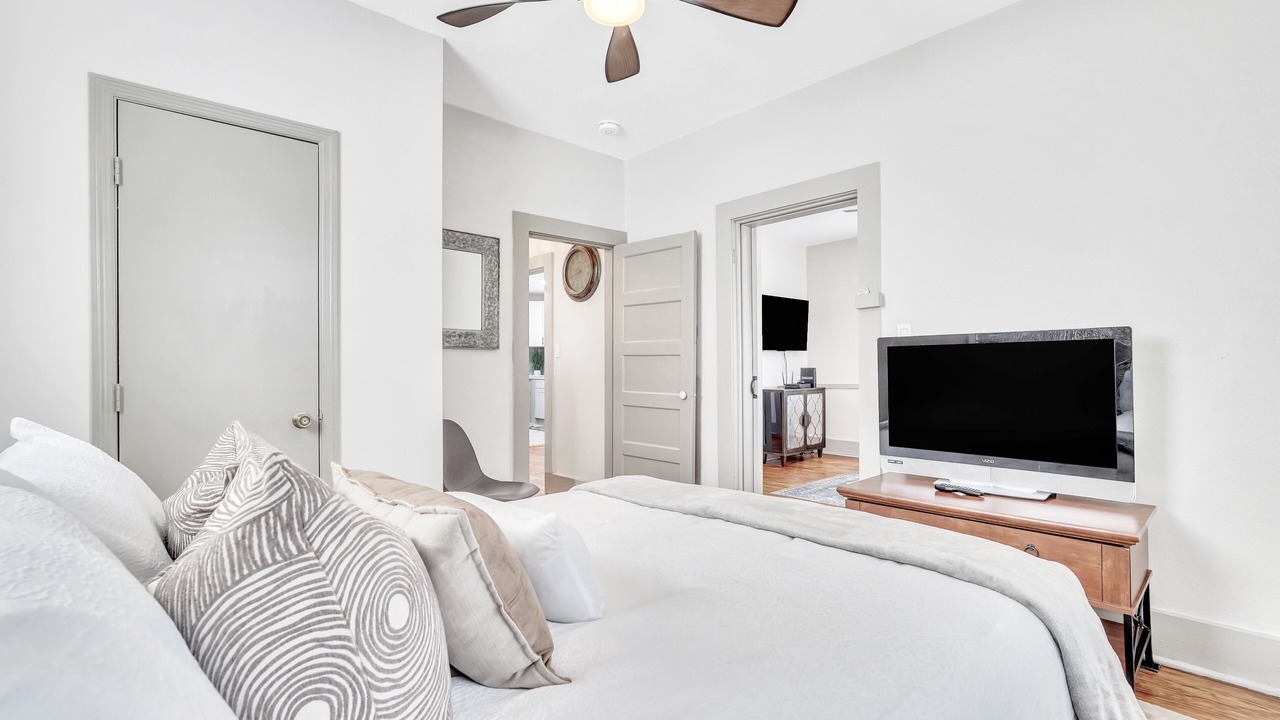 Photo of Bedroom in Midtown