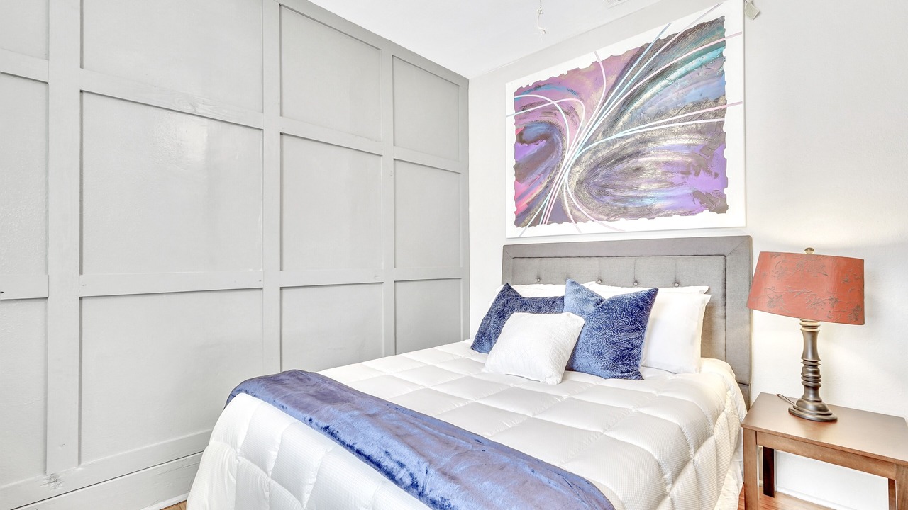 Photo of Bedroom in Midtown