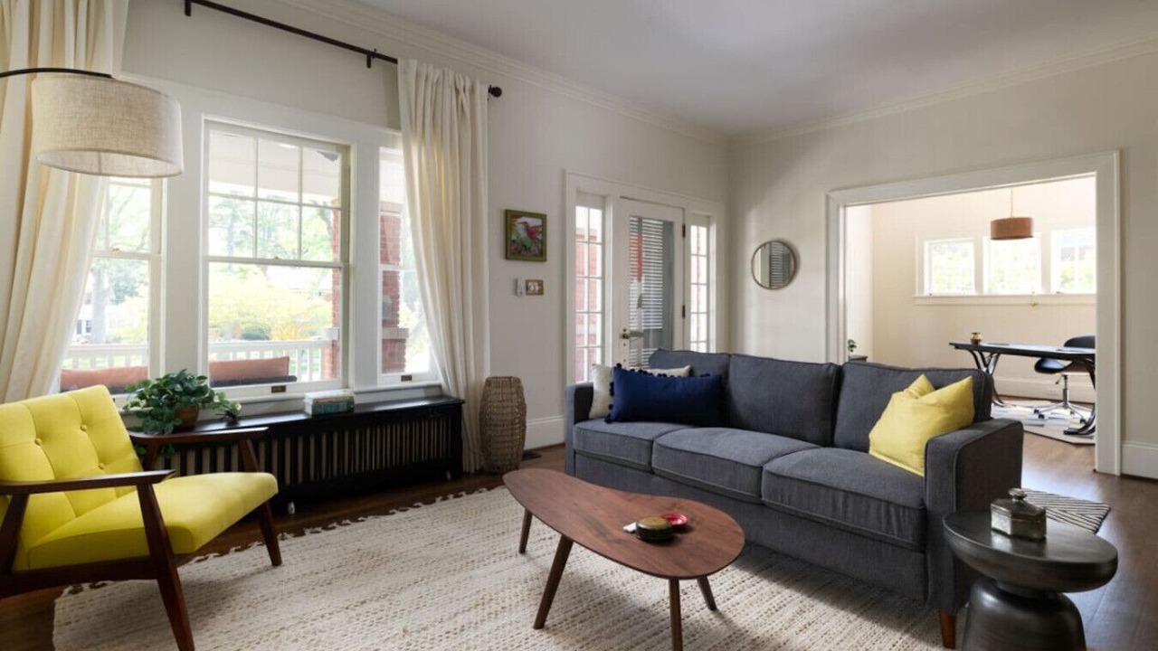 Photo of Livingroom in Old Irving Park