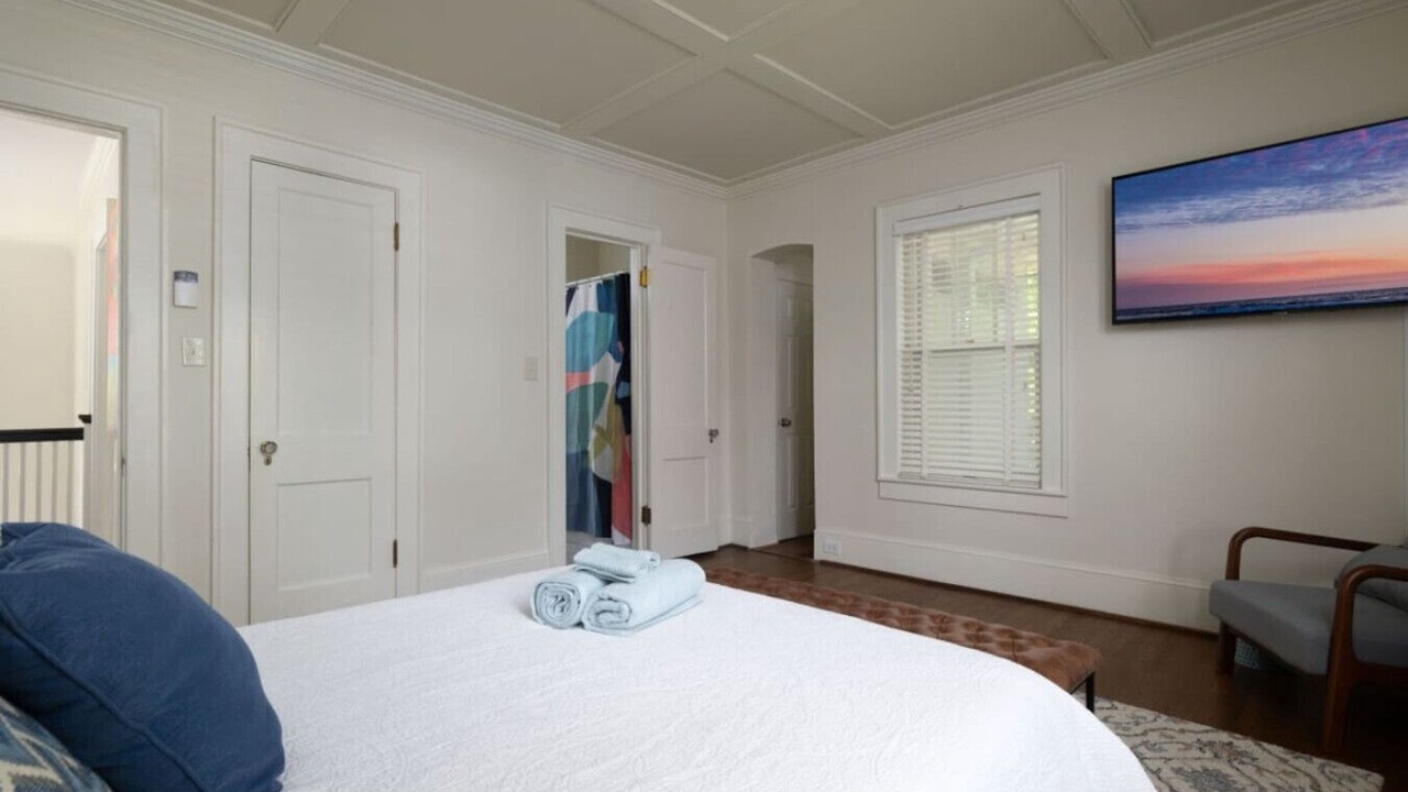 Photo of Bedroom in Old Irving Park