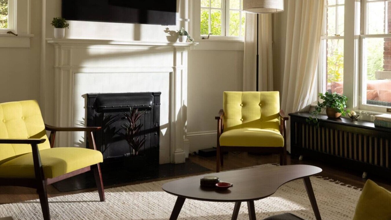 Photo of Livingroom in Old Irving Park