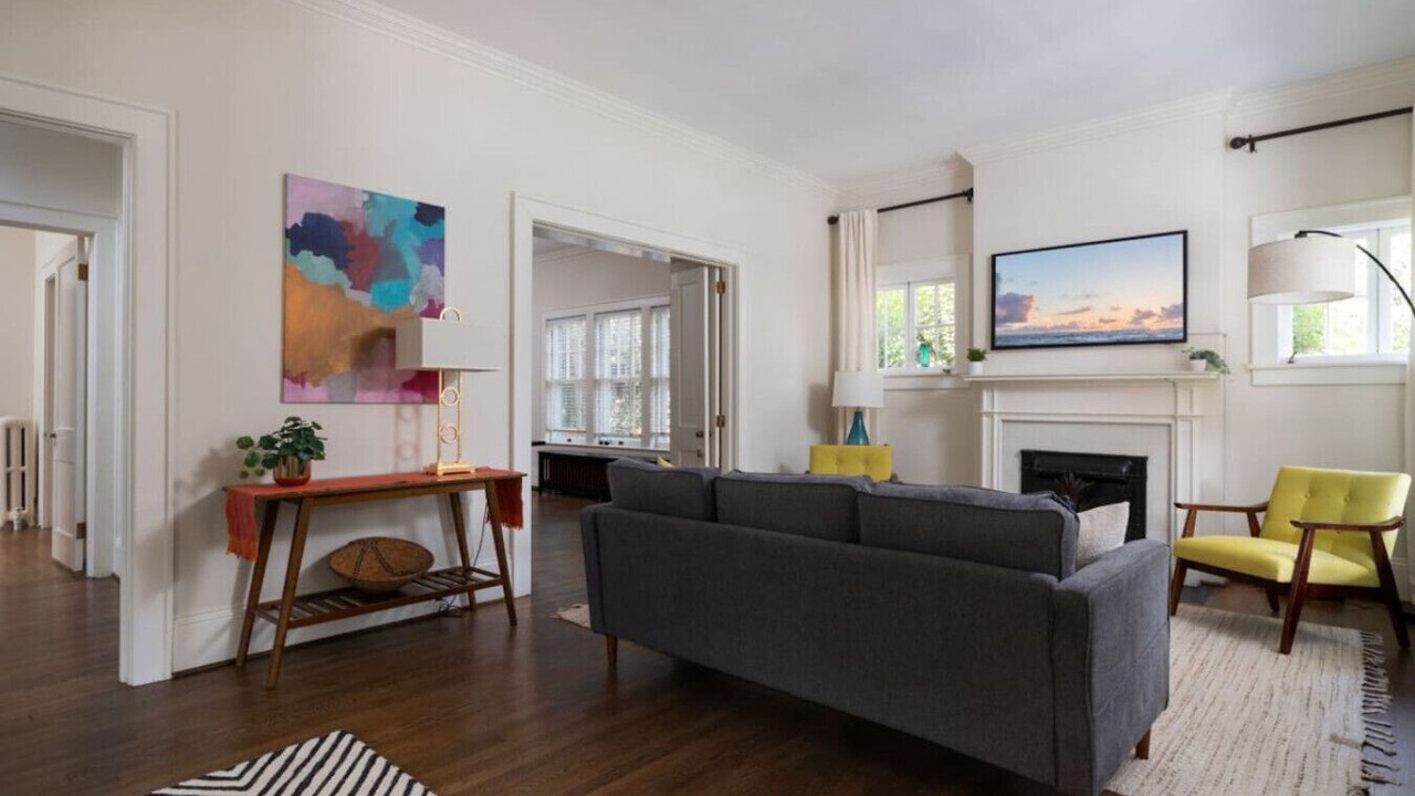 Photo of Livingroom in Old Irving Park
