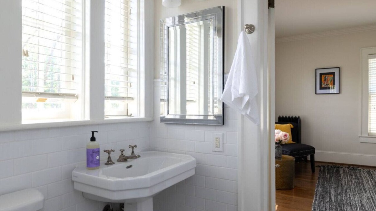 Photo of Bathroom in Old Irving Park