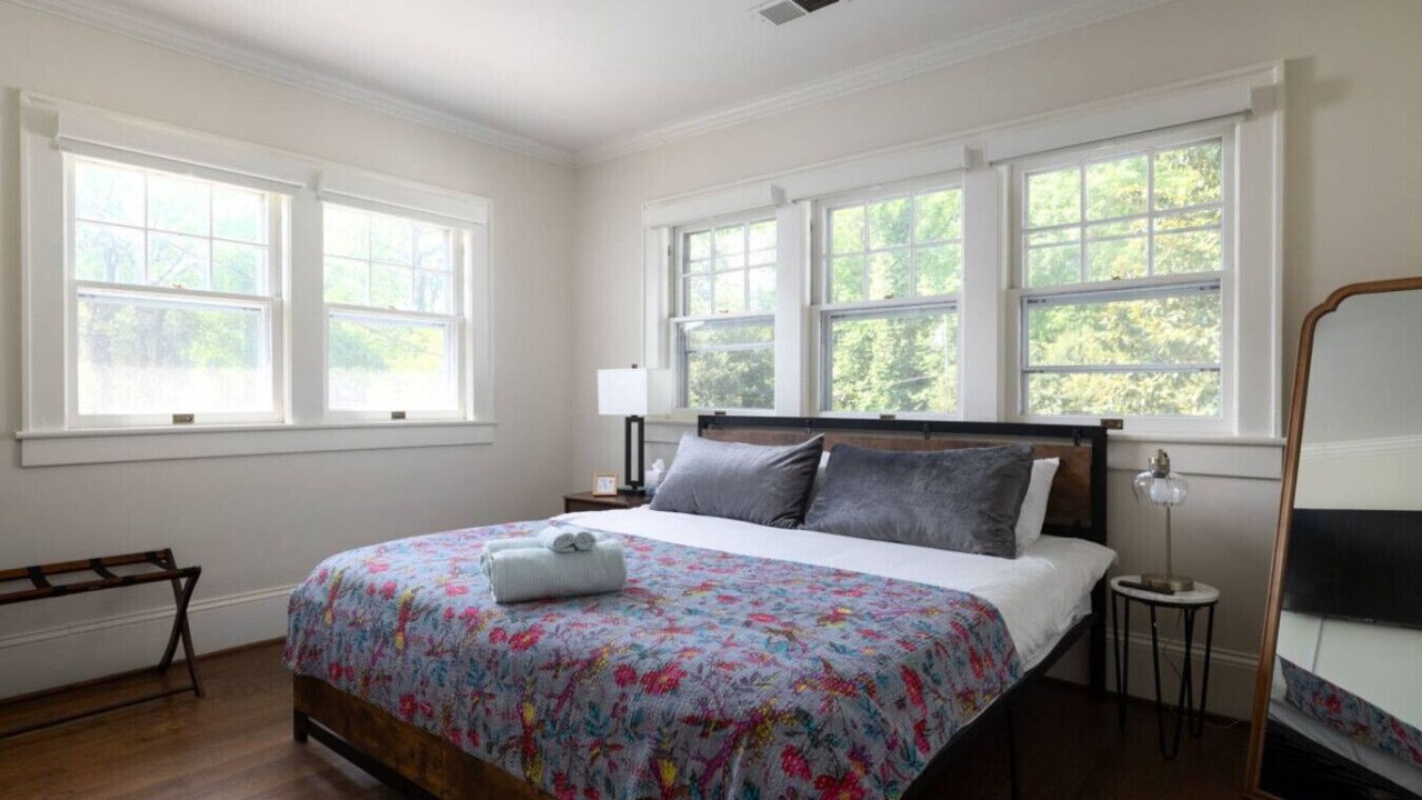 Photo of Bedroom in Old Irving Park