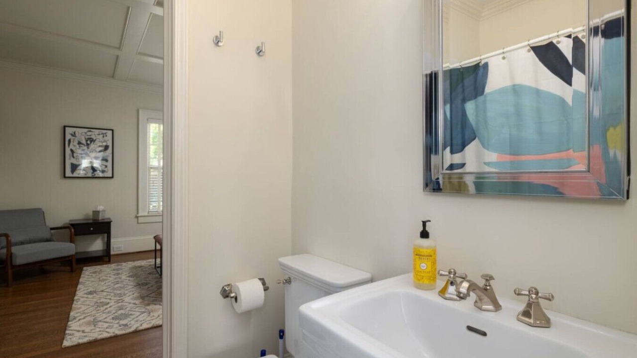 Photo of Bathroom in Old Irving Park