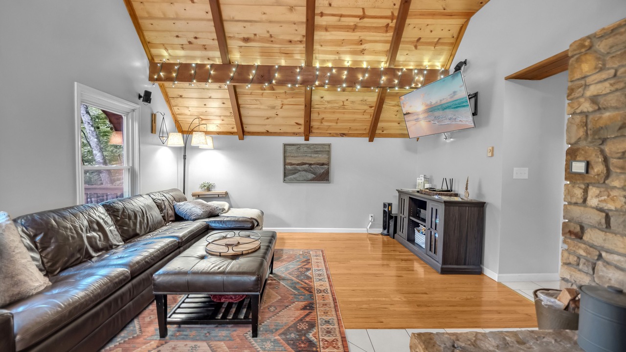 Photo of Livingroom in Charter Hills