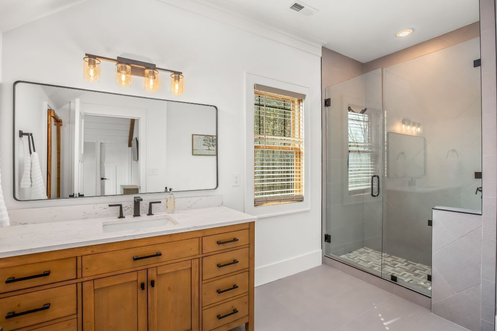 Photo of Bathroom in King
