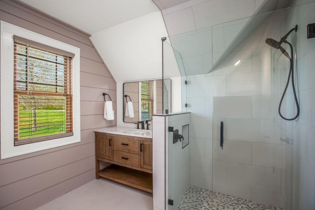 Photo of Bathroom in King