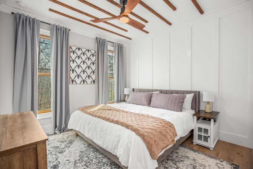 Photo of Bedroom in King