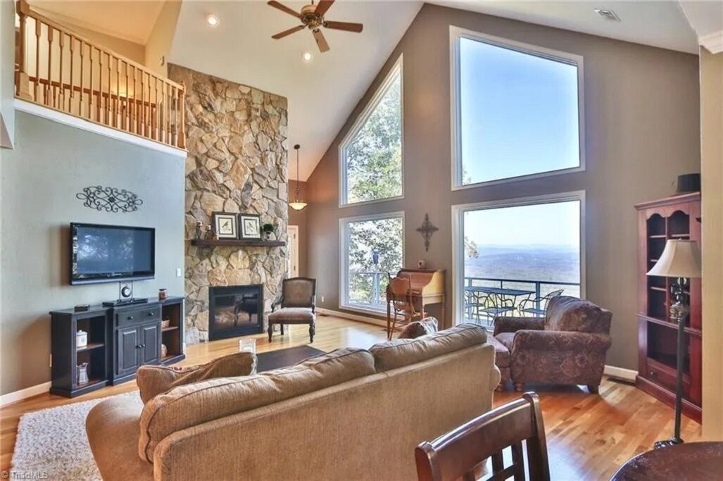 Photo of Livingroom in Boomer