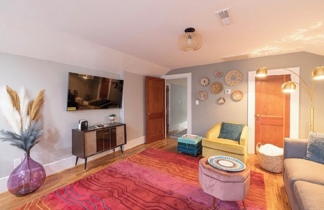 Photo of Livingroom in Albemarle