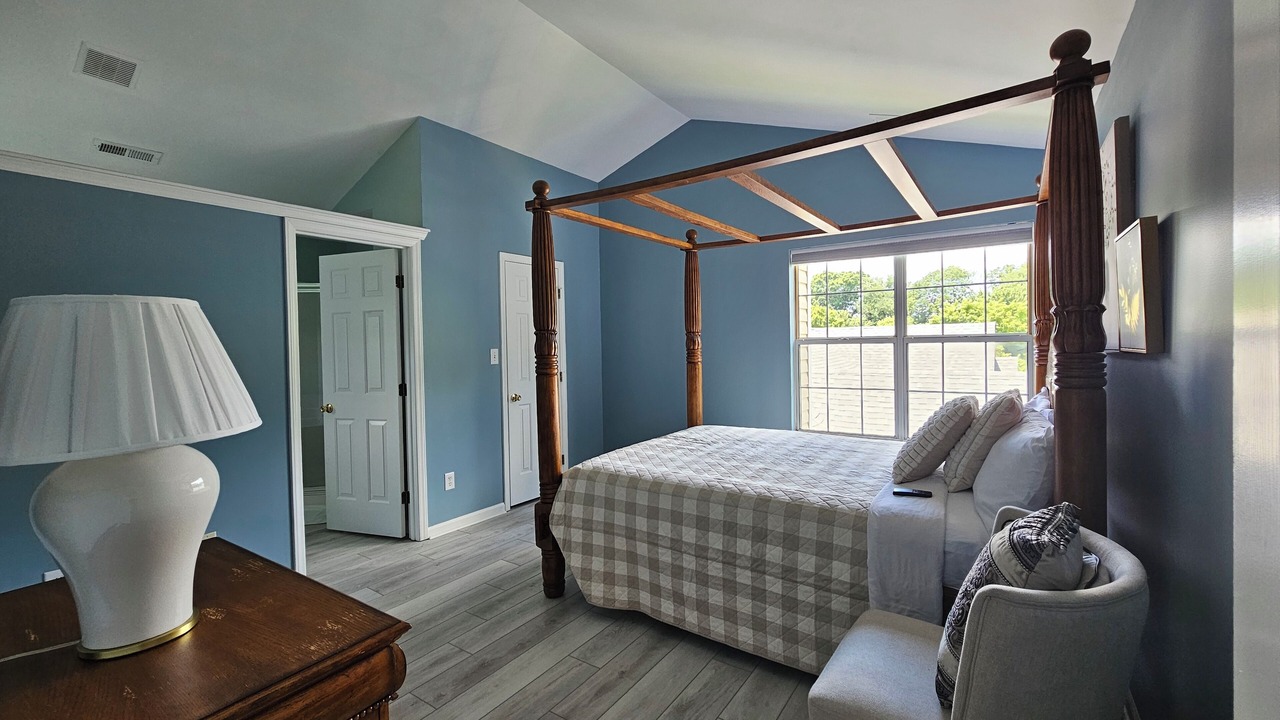 Photo of Bedroom in Davis Lake - Eastfield