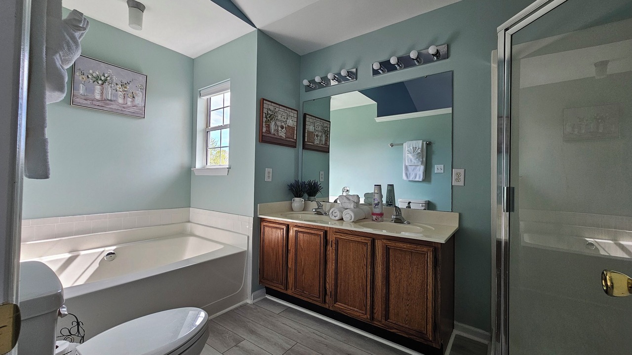 Photo of Bathroom in Davis Lake - Eastfield
