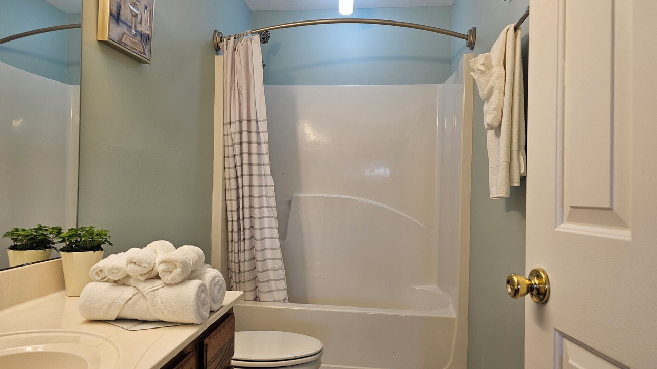 Photo of Bathroom in Davis Lake - Eastfield