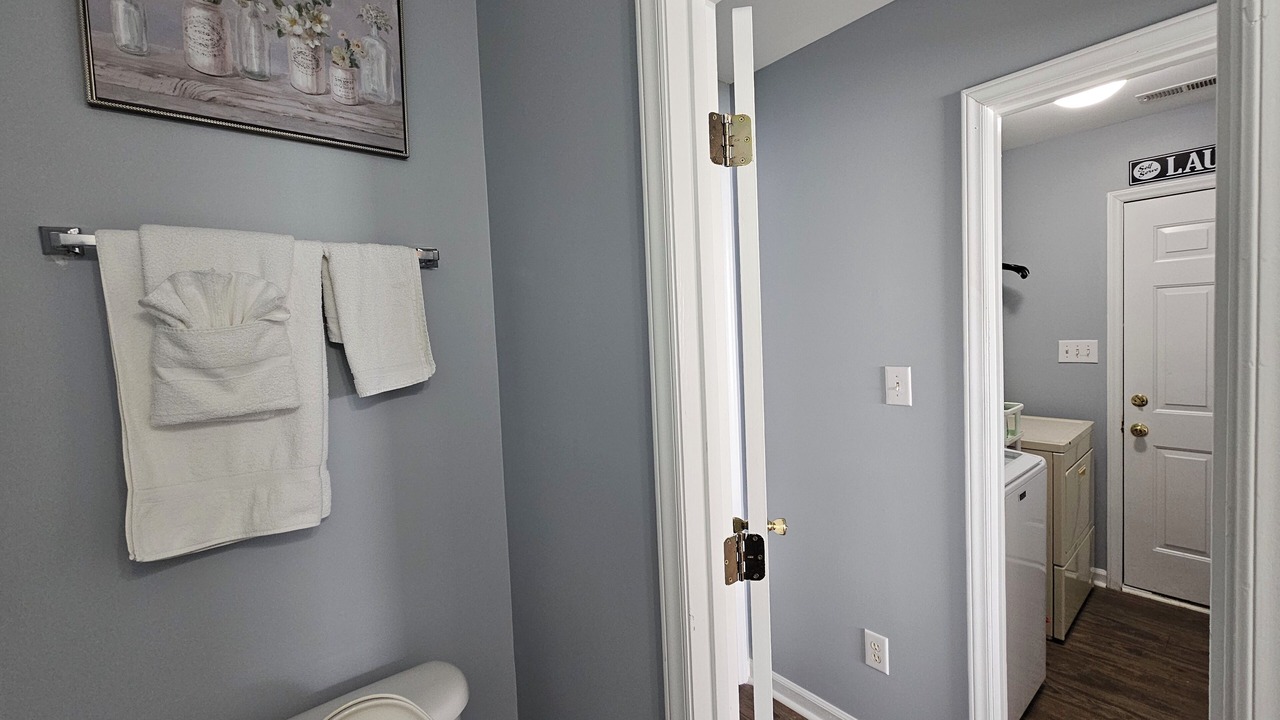 Photo of Bathroom in Davis Lake - Eastfield