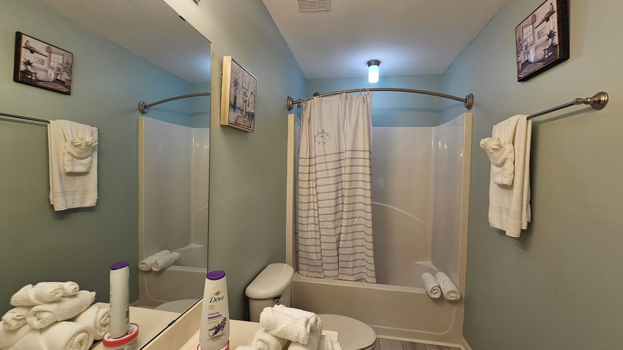 Photo of Bathroom in Davis Lake - Eastfield