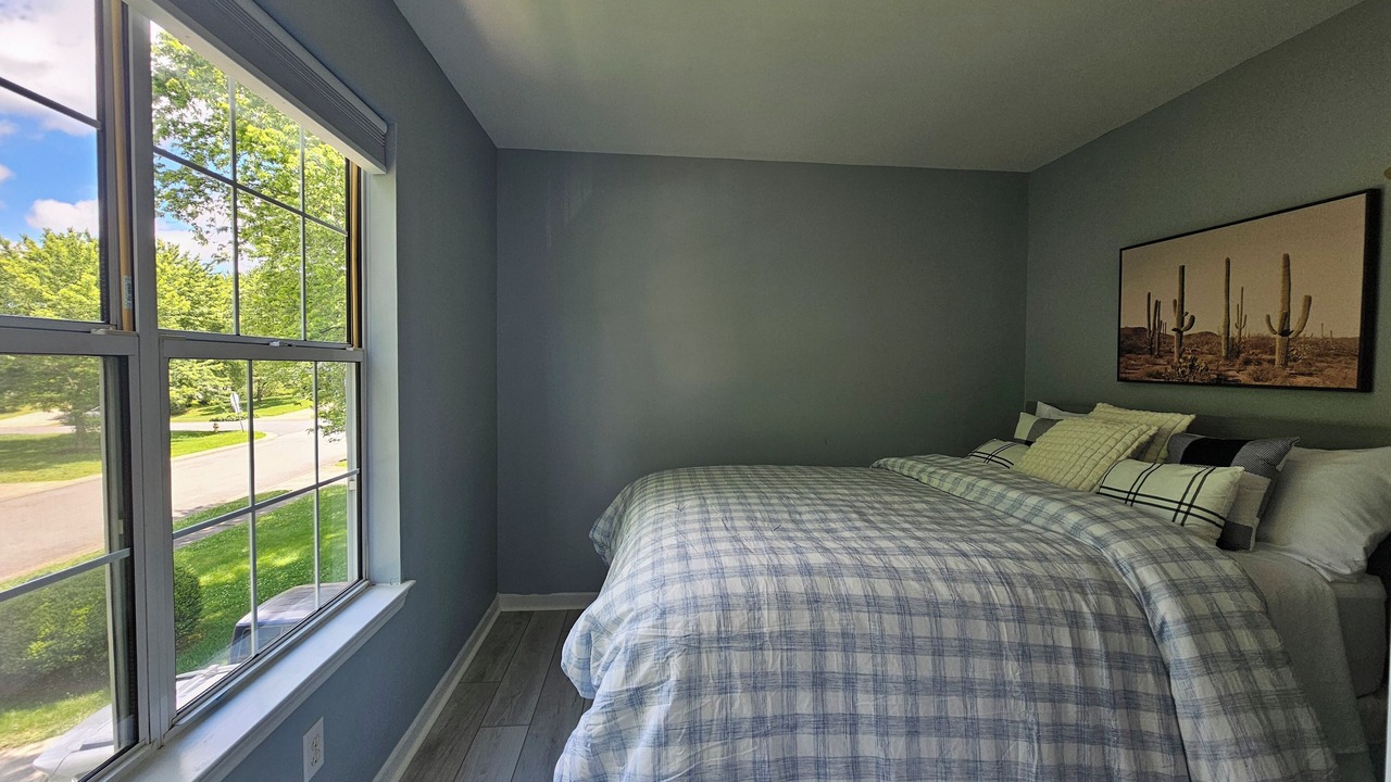 Photo of Bedroom in Davis Lake - Eastfield