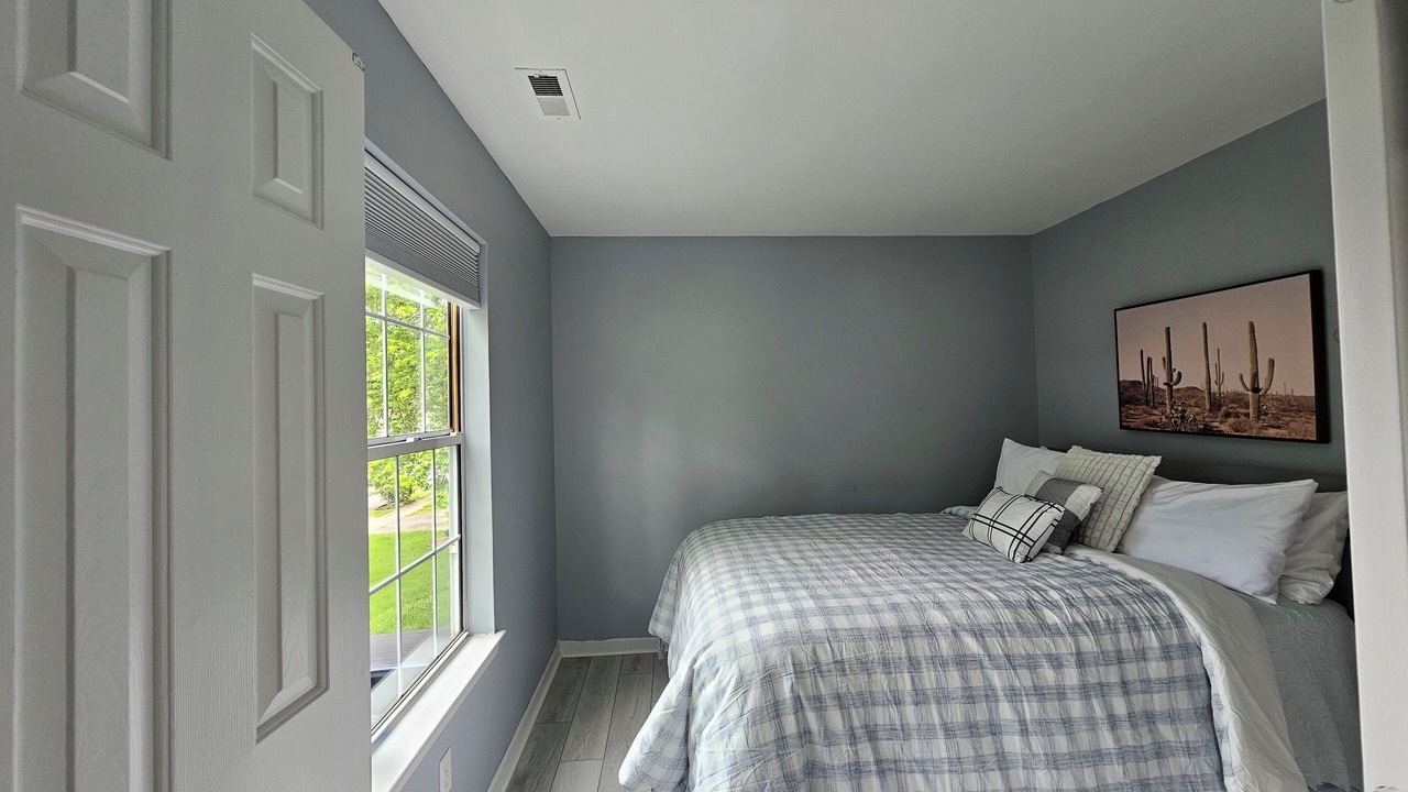 Photo of Bedroom in Davis Lake - Eastfield