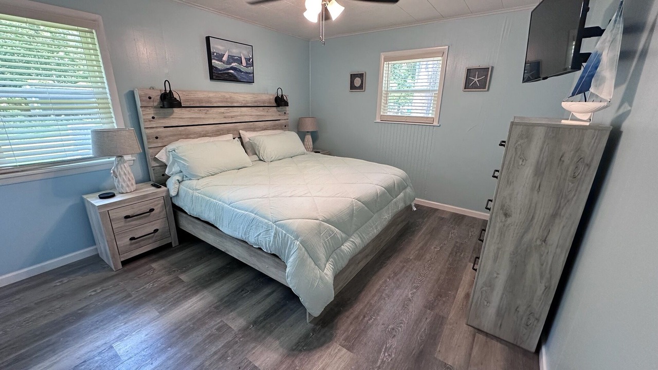 Photo of Bedroom in Manteo